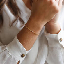 Load image into Gallery viewer, Dainty Paperclip Bracelet