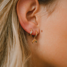 Load image into Gallery viewer, Rainbow star huggie