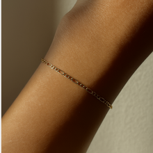 Load image into Gallery viewer, Figaro Bracelet